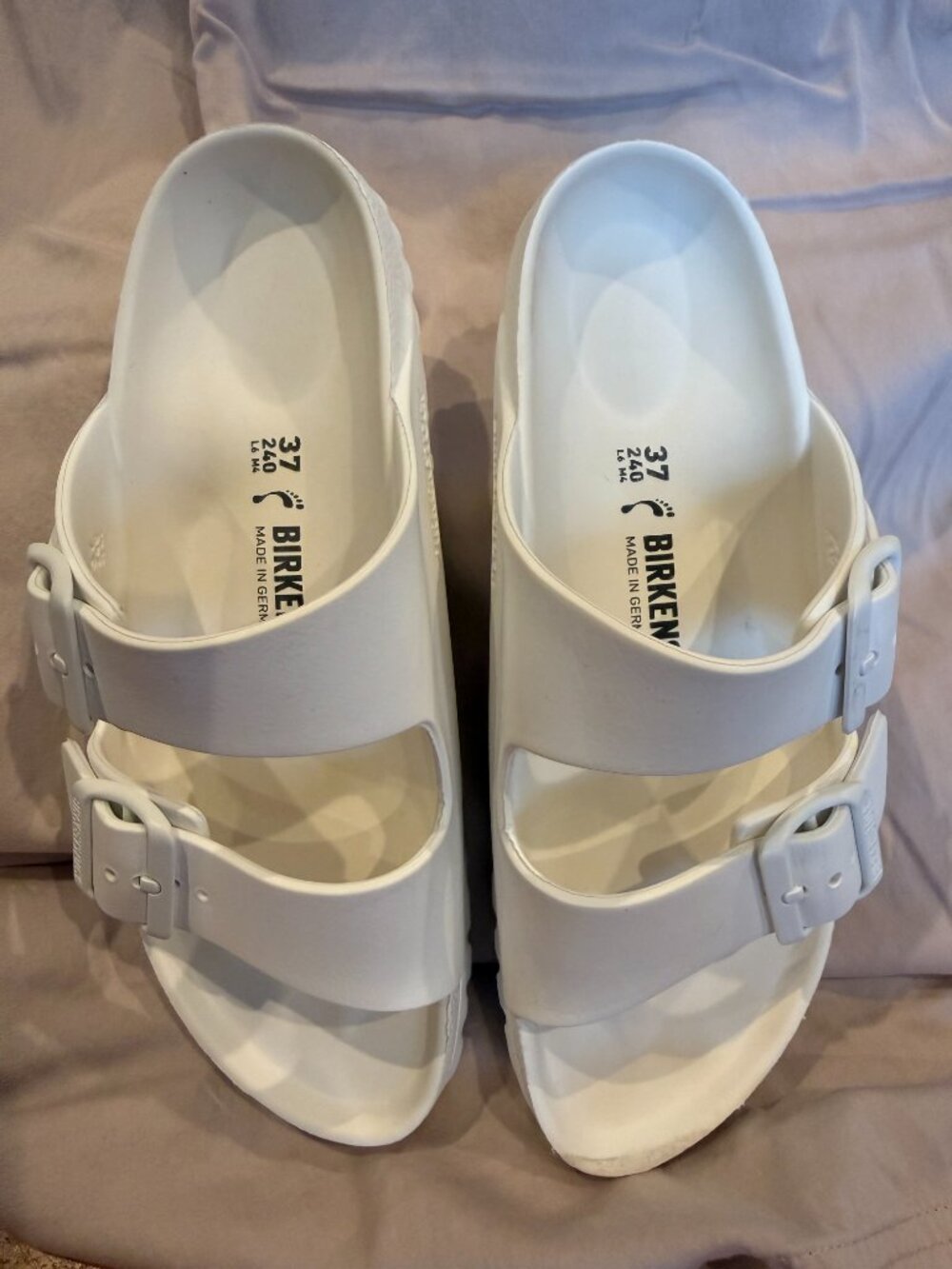 Birkenstock Arizona Essentials White Sandals - size 7